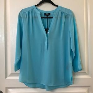 NWT NYDJ 3/4 Sleeve Pleat-Back Light Blue Blouse